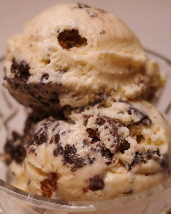 Copycat Vermonty Python Ice Cream (Coffee Oreo Fudge)